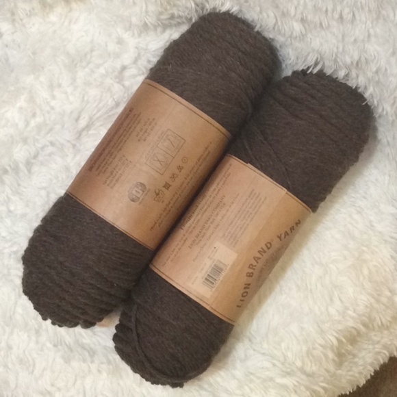 2 skeins of Lion Brand Fishermen’s wool yarn - Nature's Brown - Picture 3 of 9